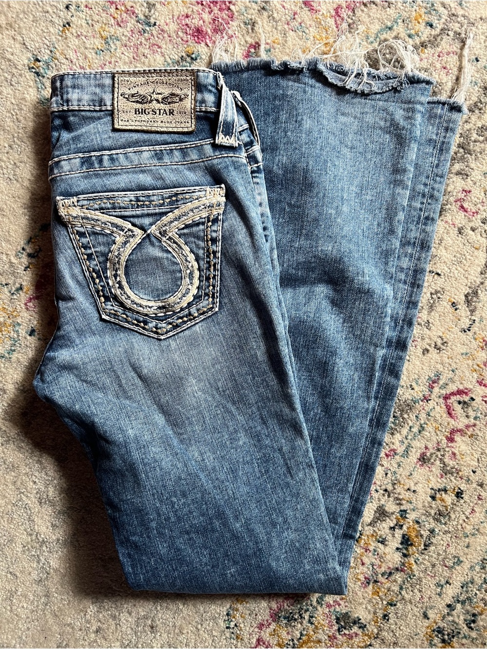 ⭐️⭐️Big Star Low Rise, Boot Cut Jeans W/ Embroidered Back Pockets⭐️⭐️